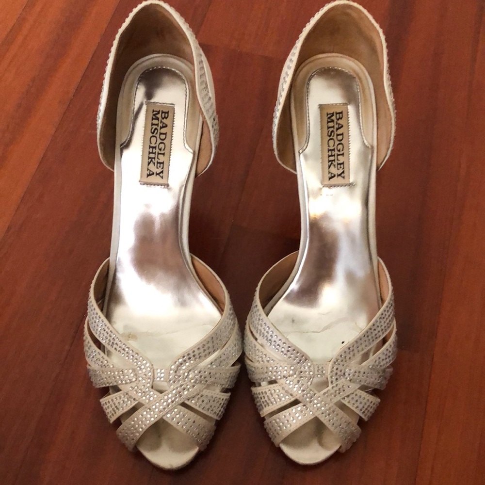 Classy white satin authentic Badgley Mischka peep toe heels. Only worn once!!